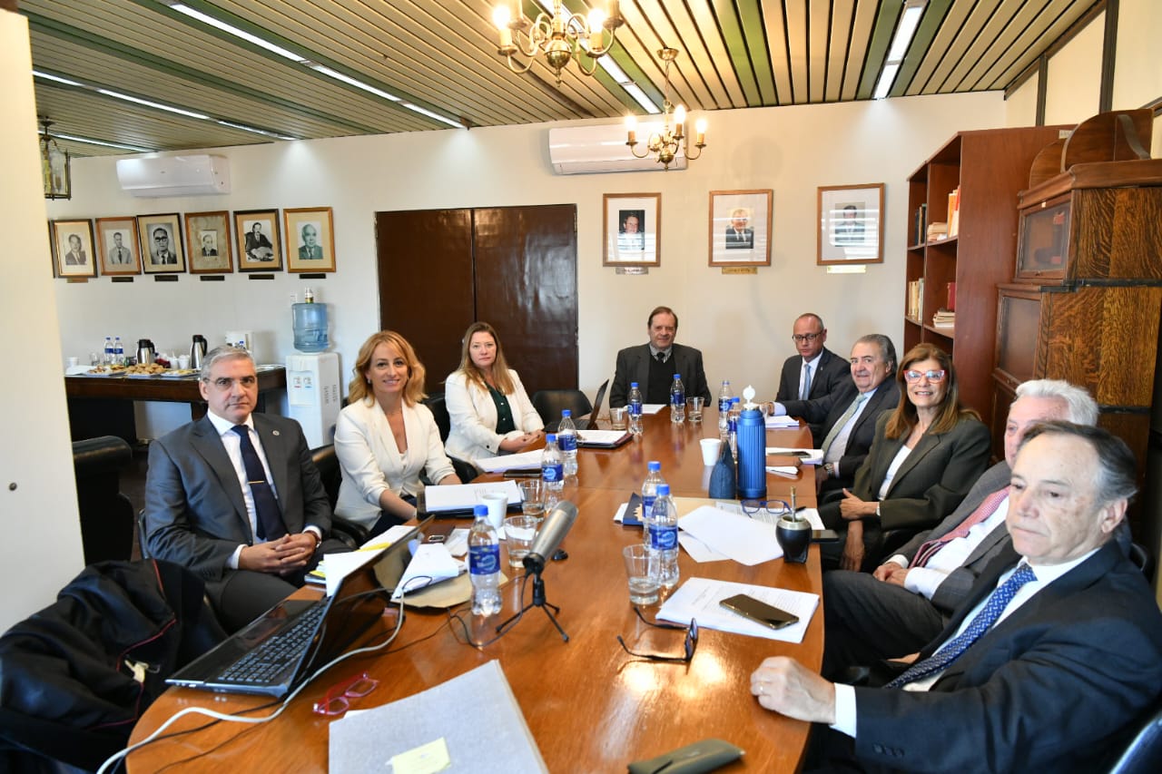 Integrantes del STJER junto a Sergio Daniel Toloy