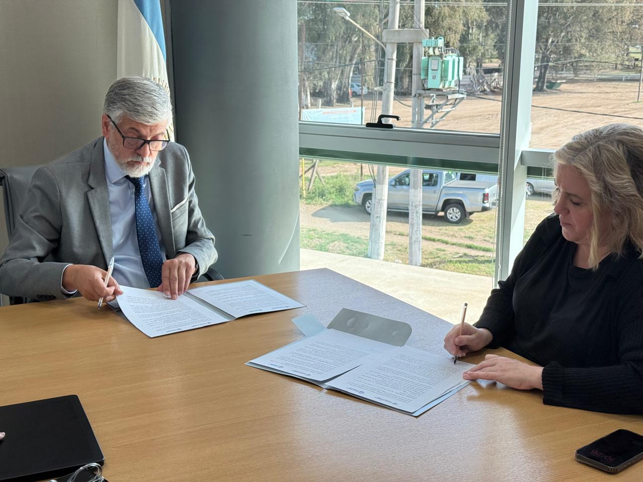 Firma del convenio con el Ministerio Público de La Pampa