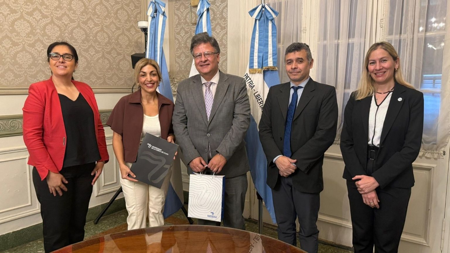 Reunión institucional