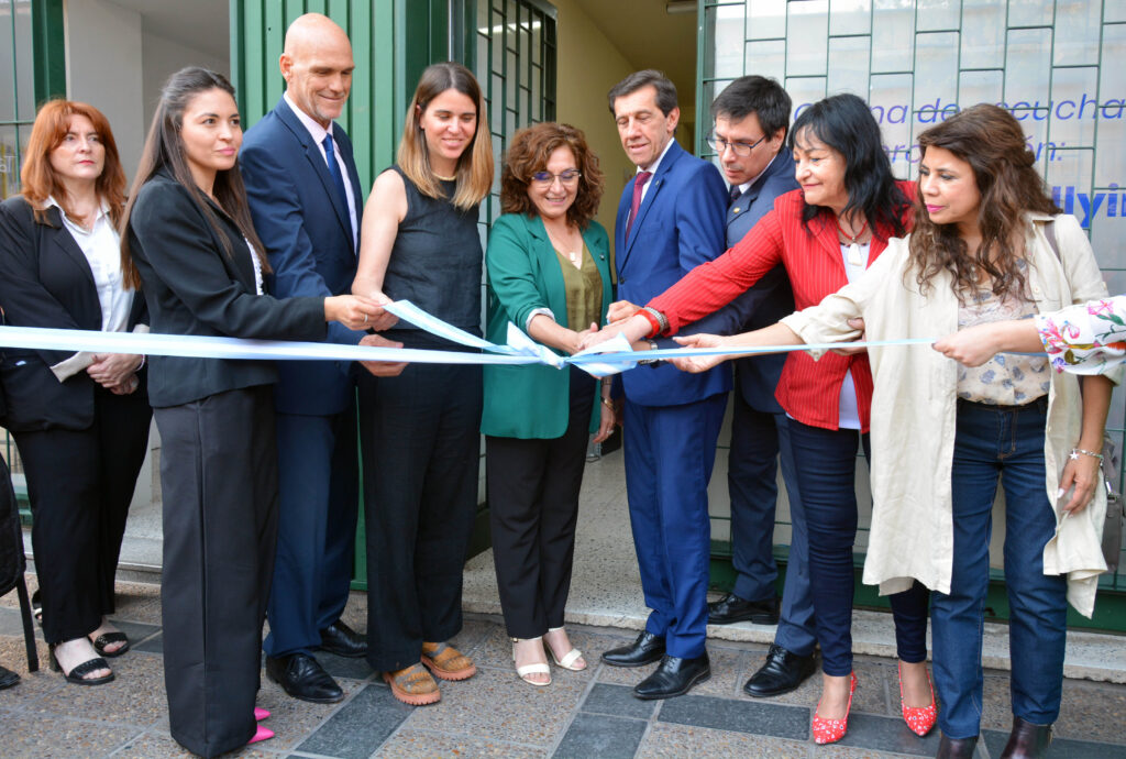 La apertura se llevó a cabo en la sede de la Oficina, Avenida Senador Pérez 211 