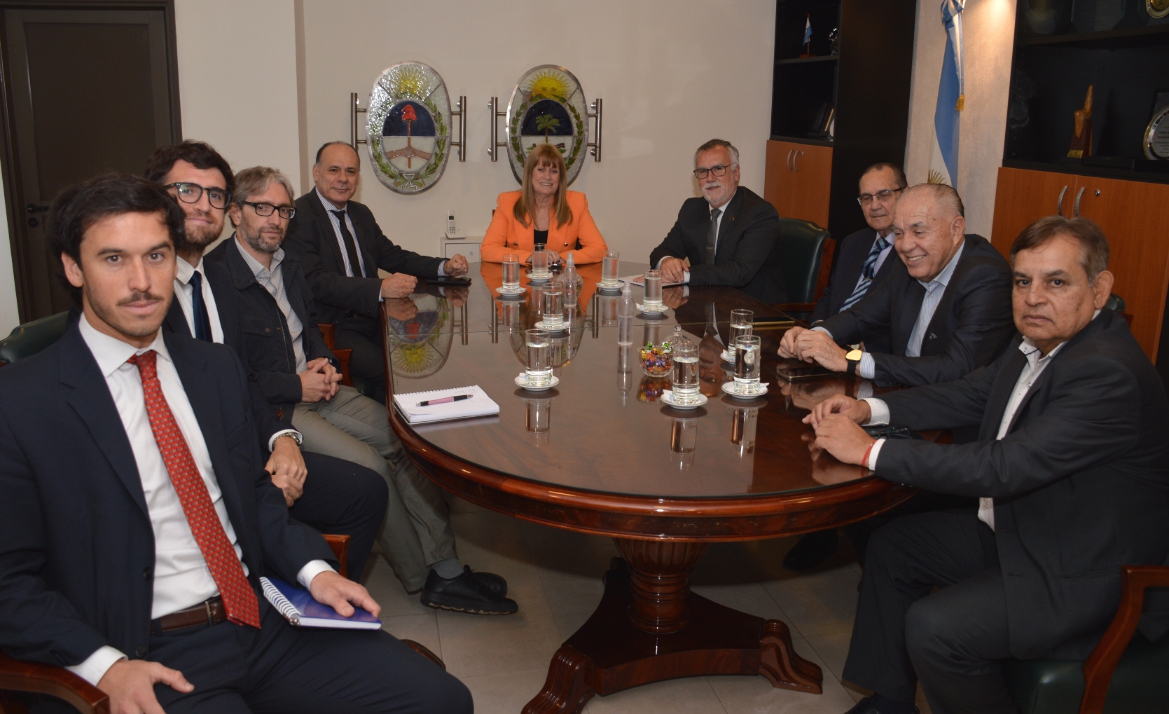 Audiencia en el salón de acuerdos