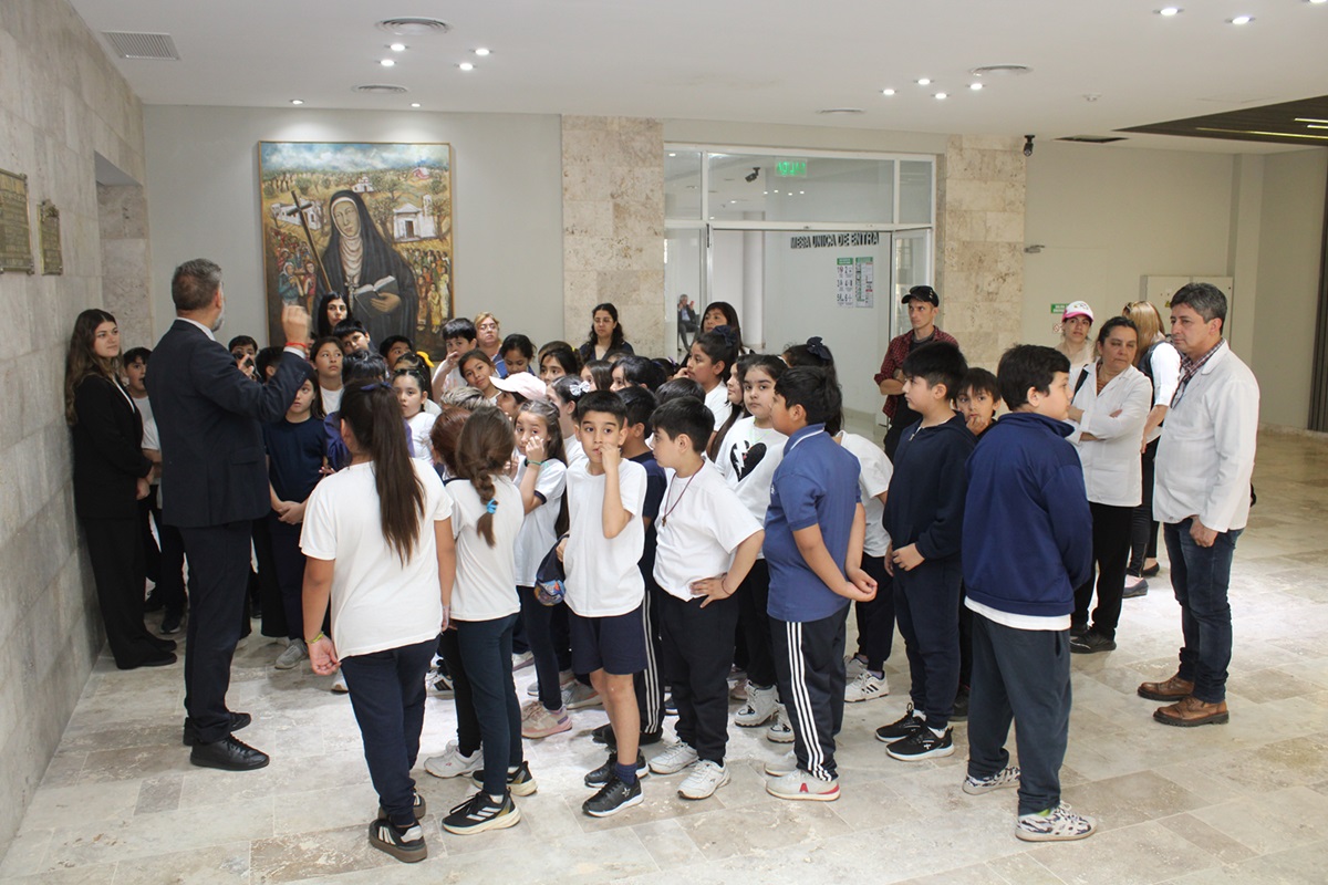 Alumnos de cuarto grado de la escuela capitalina “Raúl Ricardo Alfonsín”