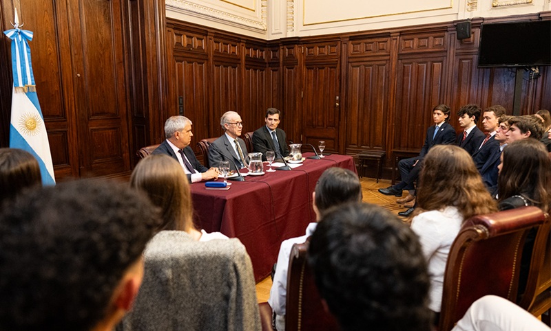 Encuentro con estudiantes de abogacía