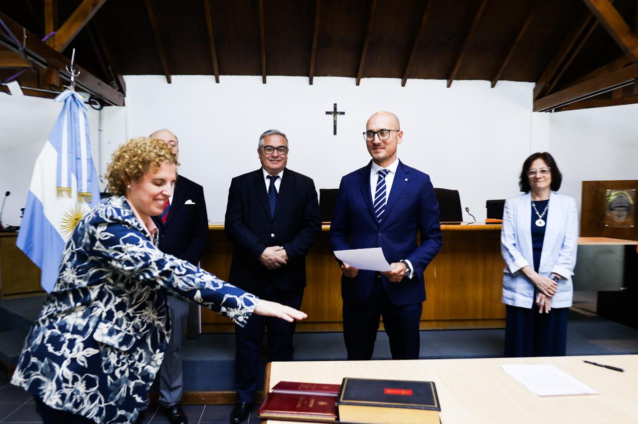 Jura de María Florencia Arnst