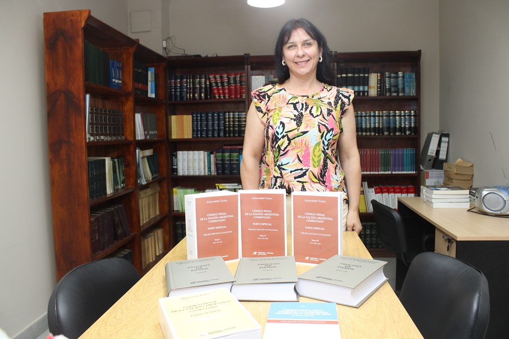La Biblioteca del Centro Judicial Banda recibió material bibliográfico