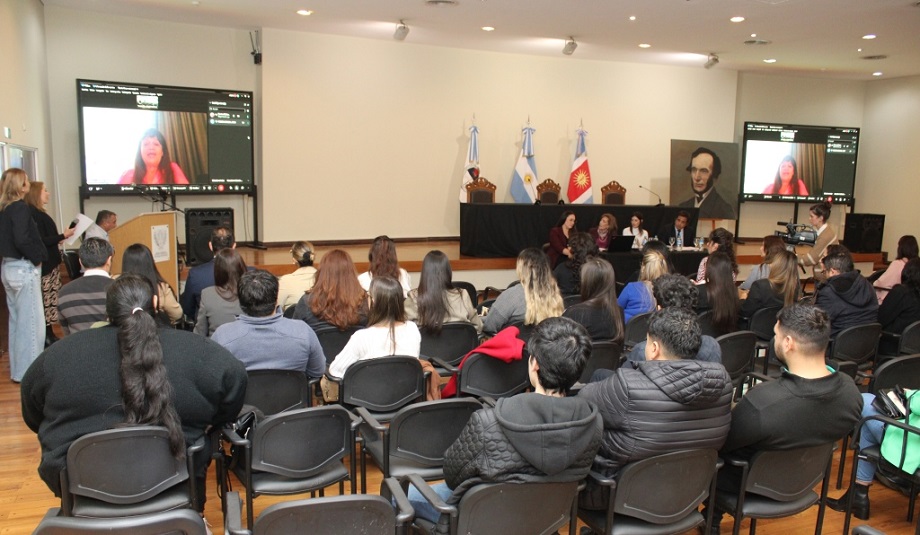  Ciclo de capacitaciones para relatores y estudiantes en el Poder Judicial
