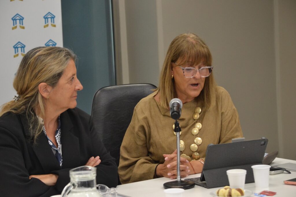 La Senadora Claudia Najul junto a la ministra de la Corte Norma Llatser