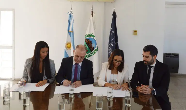 Firma del acuerdo