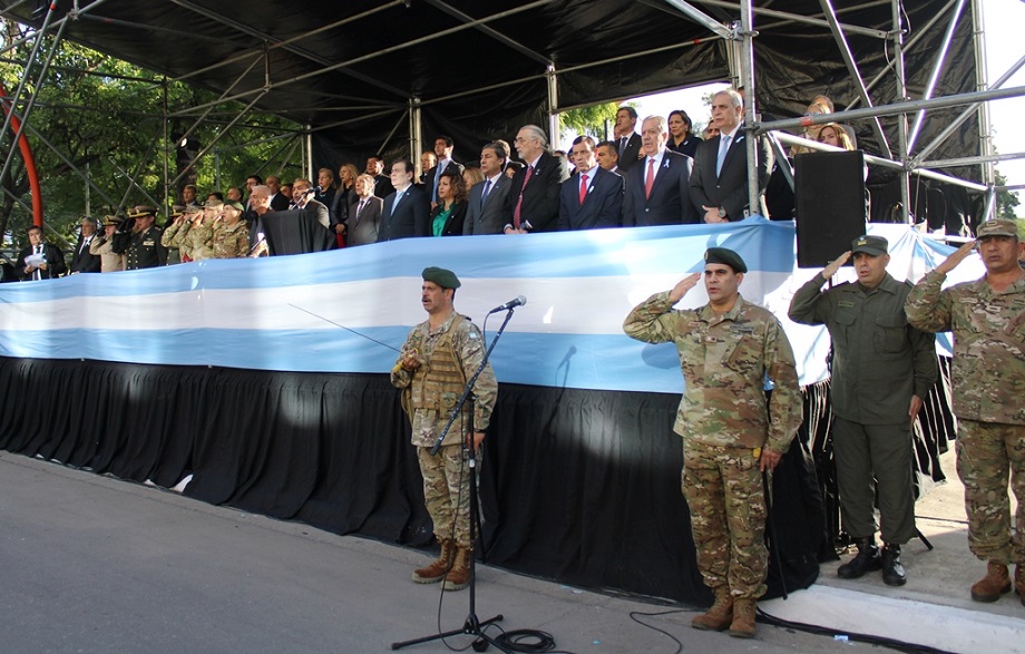  Homenaje a veteranos y caídos en la Guerra de Malvinas