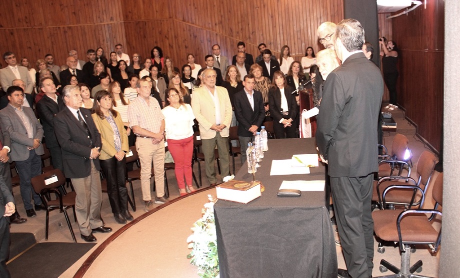 Rodríguez asistió a asunción de nuevos decanos de la UCSE