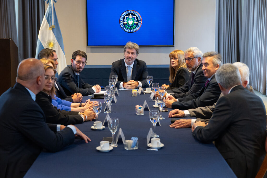Mario Adaro estuvo reunido junto a otros magistrados de JUFEJUS con Mahiques