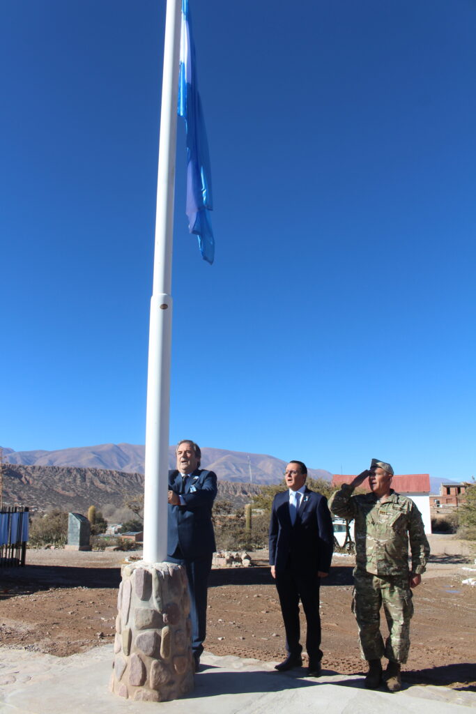Izamiento de la Bandera Nacional