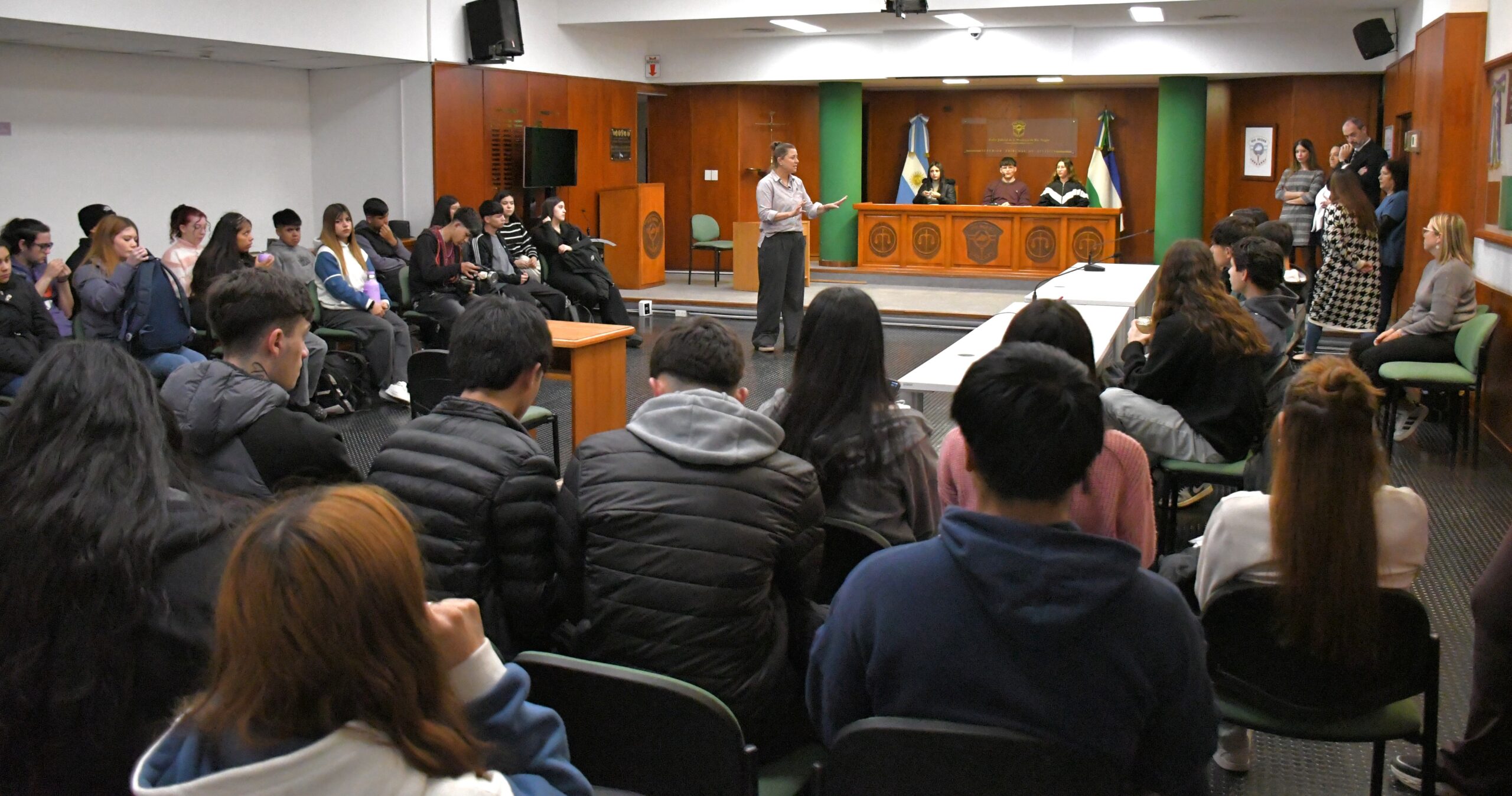 proyecto “Simulacros de Juicio por Jurados en Escuelas Secundarias de Viedma”