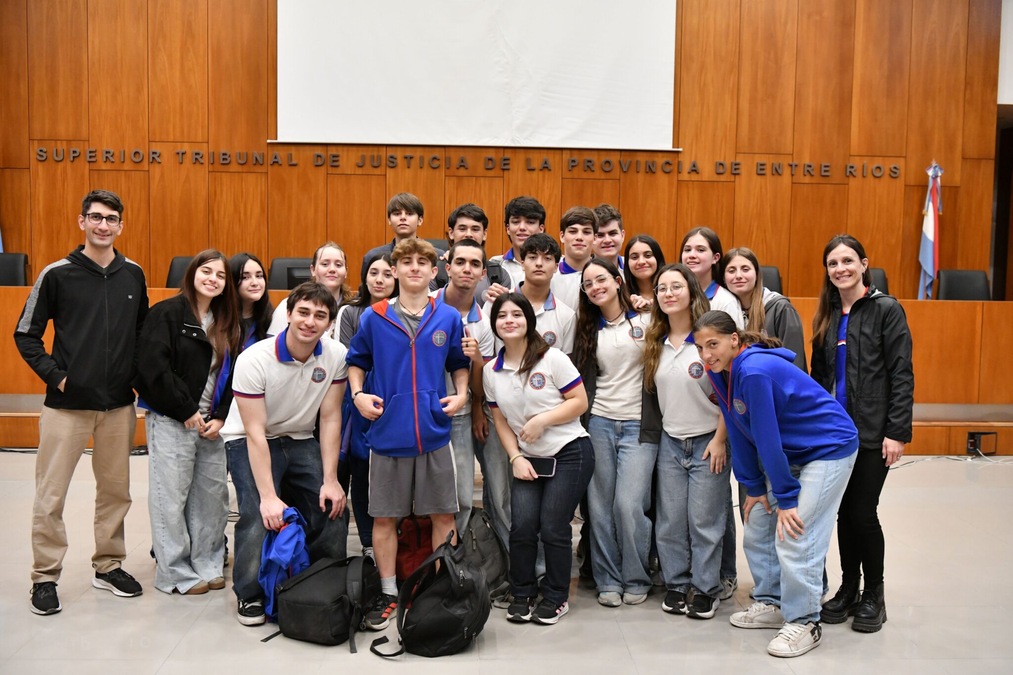 Alumnos de 5to. año de la Escuela Secundaria “William Morris”