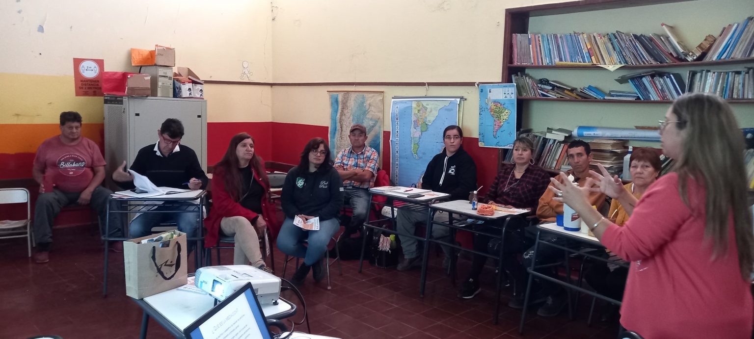 Charla sobre mediación en Paraje Santa Martina
