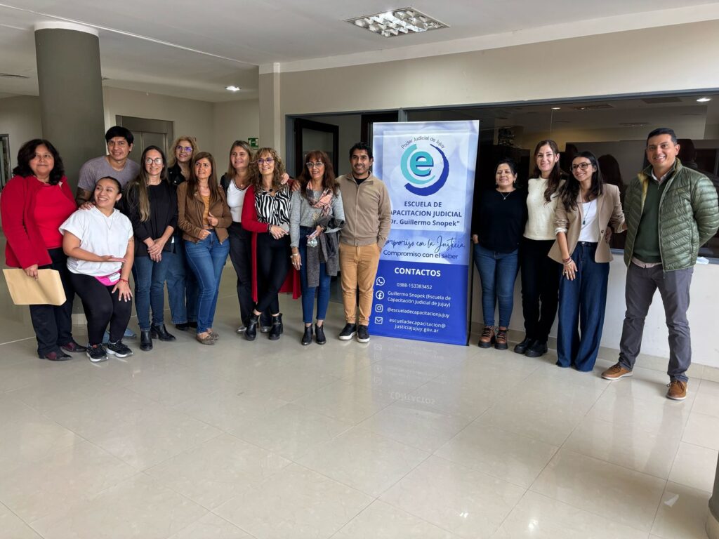 Charla "Promoviendo hábitos alimentarios saludables"