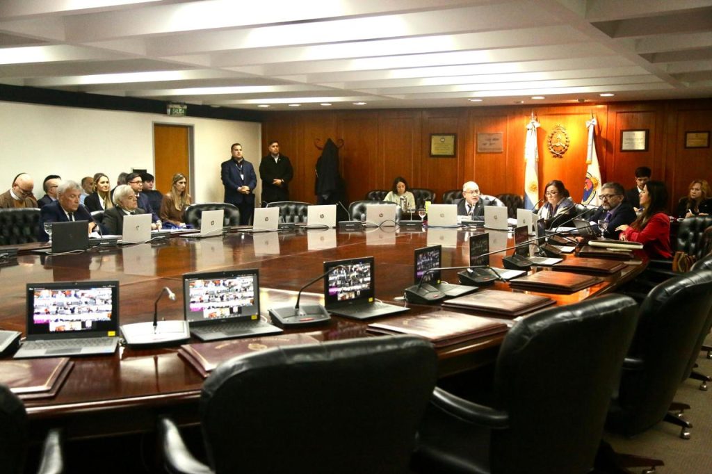 La decisión fue adoptada en la sesión extraordinaria