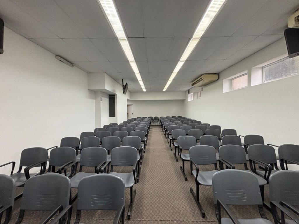Se trata de la Sala de Usos Múltiples (SUM)