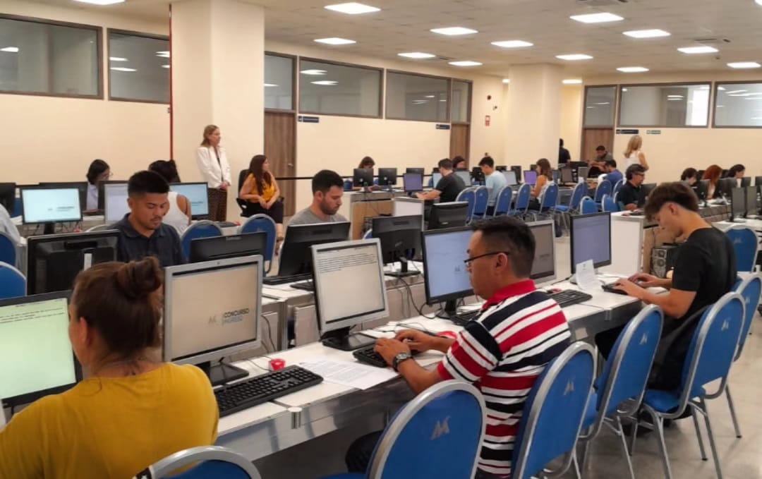 En el primer examen los aspirantes deberán escribir 150 palabras en 4 minuto