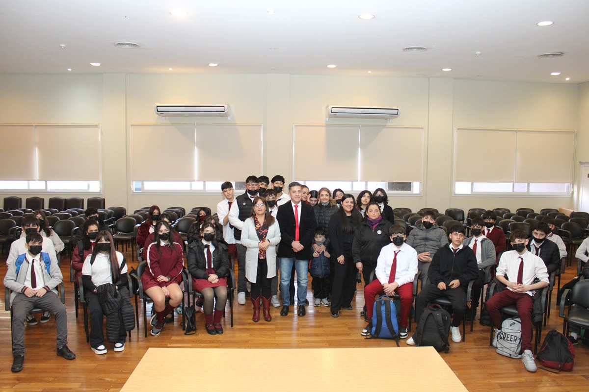 Estudiantes del Instituto Superior “Teresa B. de Barbieri”